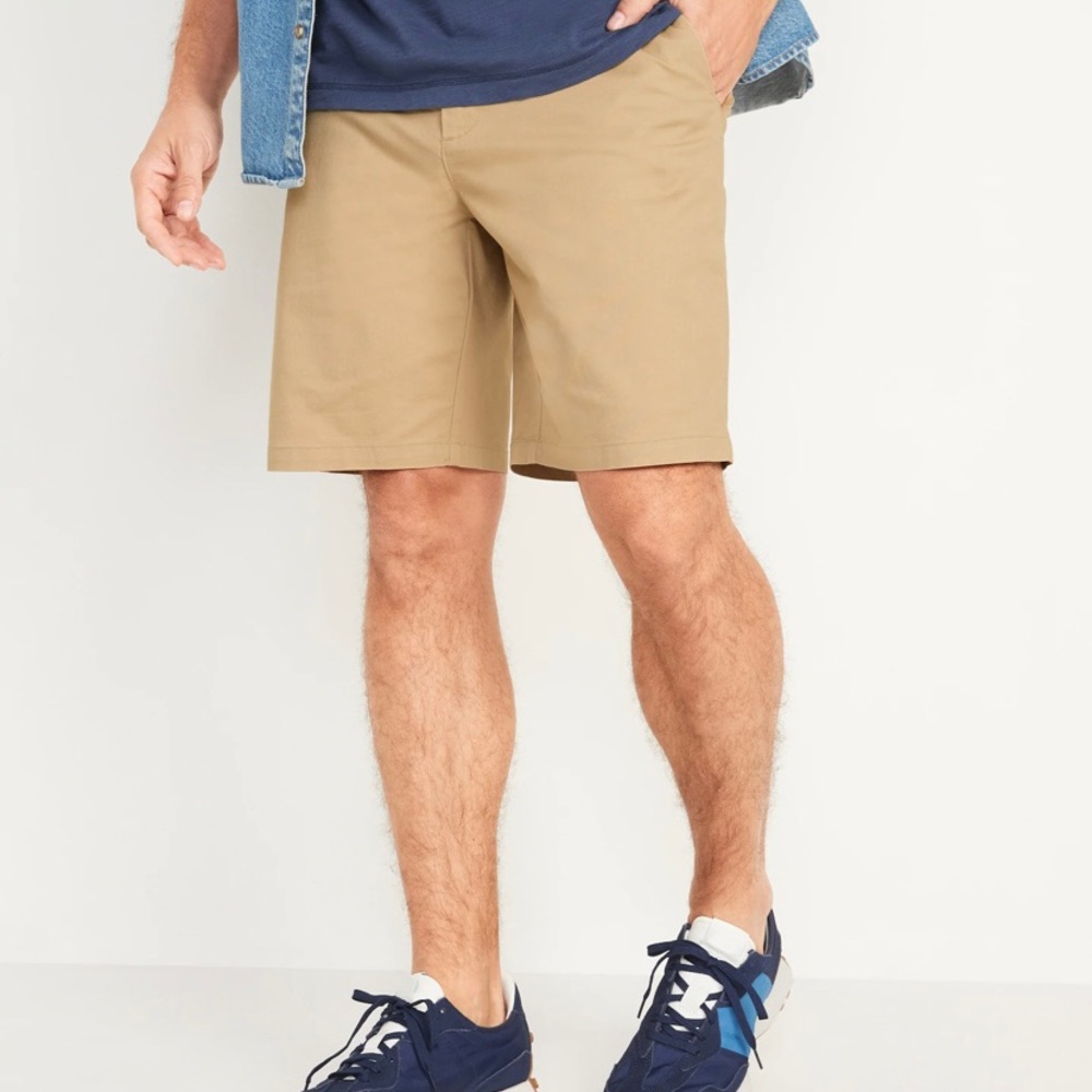 Old navy Men’s Ultimate Tech Slim shorts. Size 34